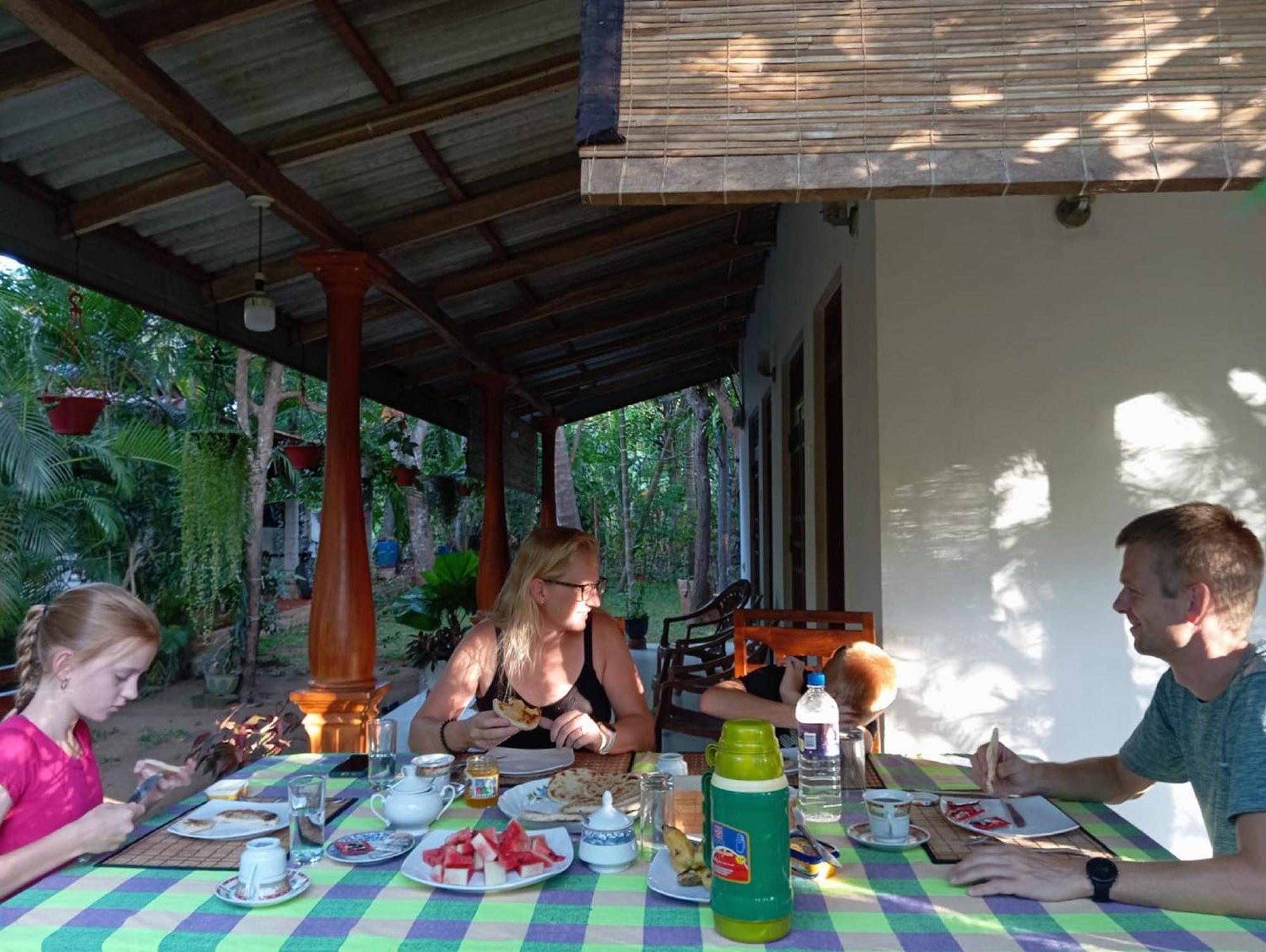 Keerthi Homestay Sigiriya Ngoại thất bức ảnh